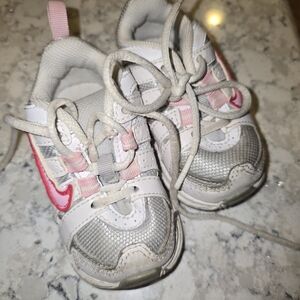Nike Kids White and Pink Sneakers - SIZE 4C